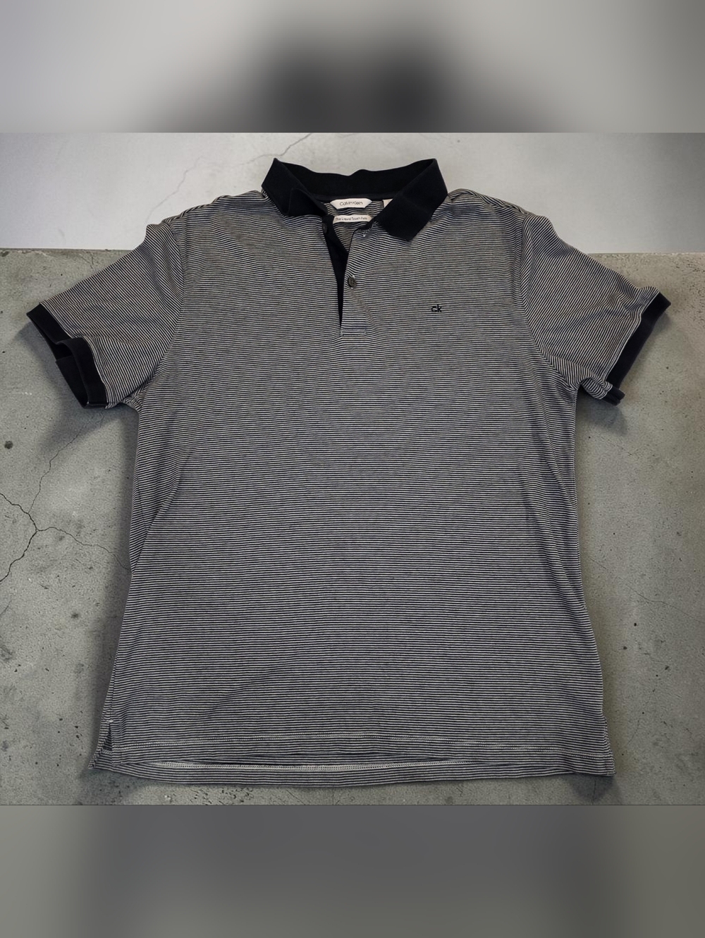 Calvin Klein Men's Polo Shirt Size M - Item 046